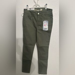 Tummy control skinny jeans size 8